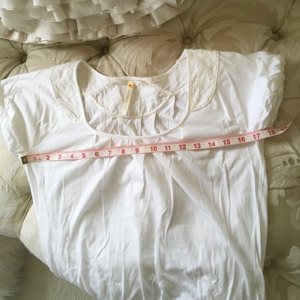 Little Yellow Button top by Anthropologie - Picture 4 of 9